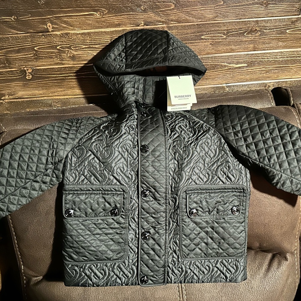 4y nwt Burberry jacket. No flaws